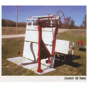 HOOF TRIM TABLE W/ TRAILER LIGHTS & FENDERS